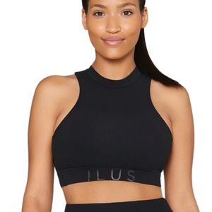 NWT ILUS Essential Sports Bra in Black